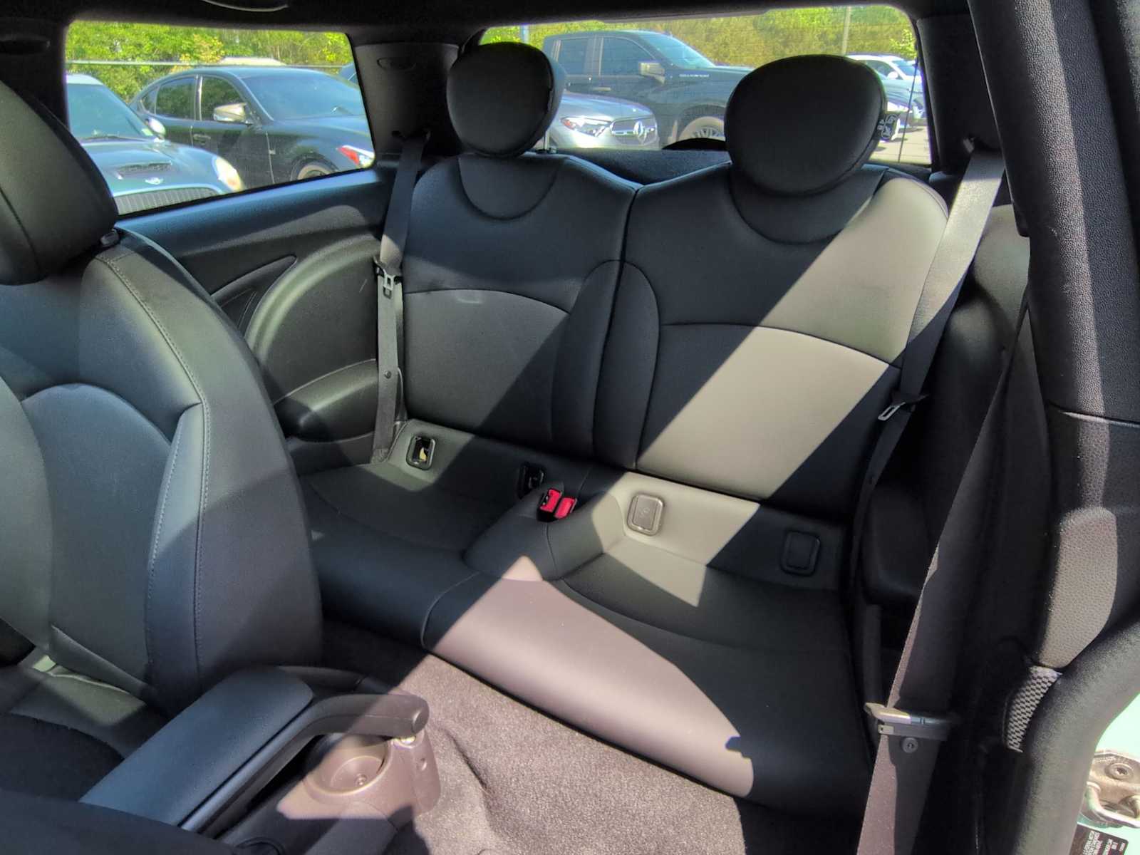 Thumbnail: 2013 MINI Cooper Hardtop - 18