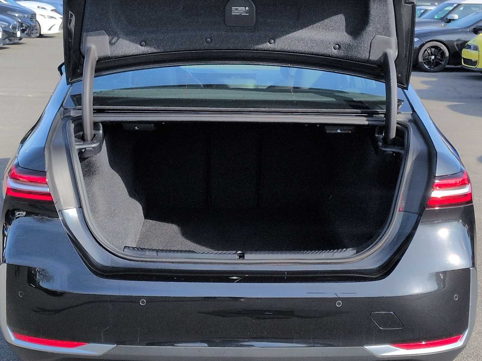 Thumbnail: 2025 BMW 5 Series - 35