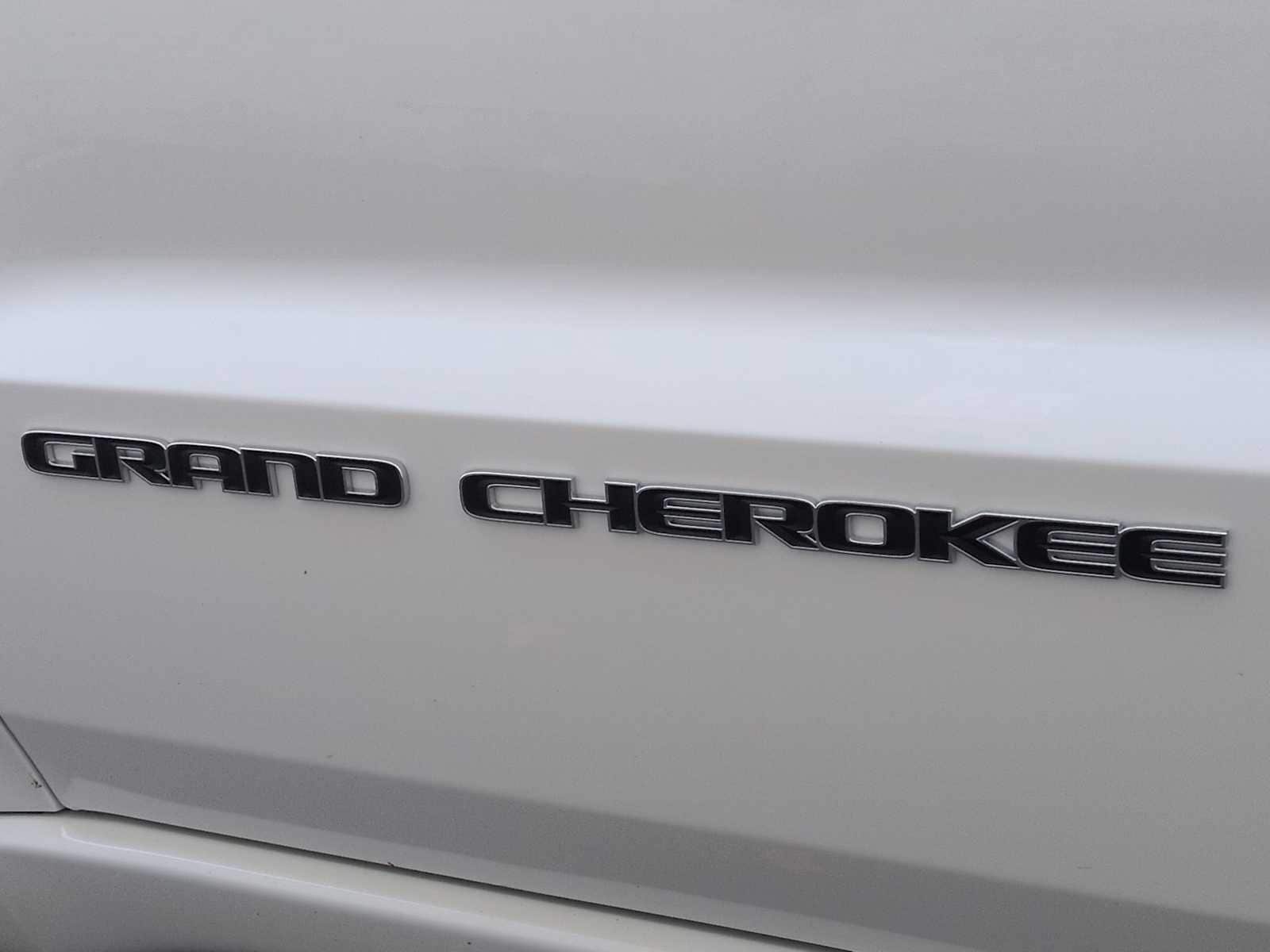 Thumbnail: 2020 Jeep Grand Cherokee - 13