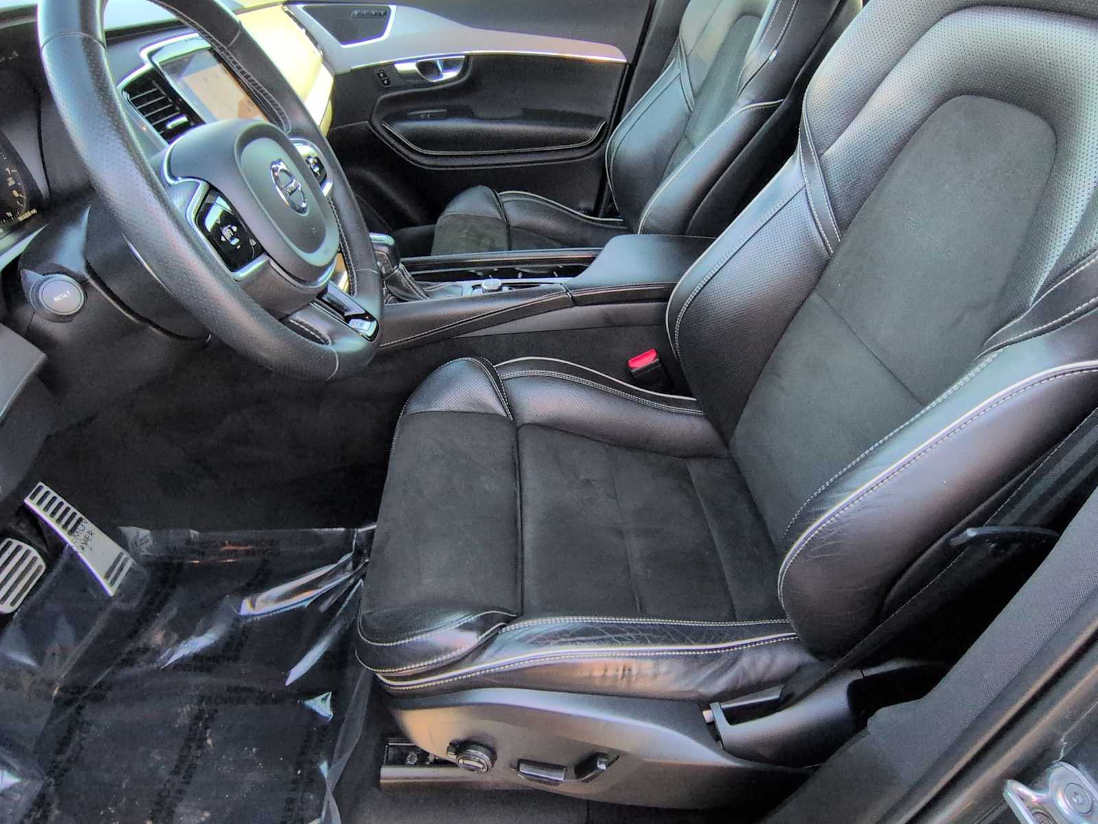 Thumbnail: 2017 Volvo XC90 - 16