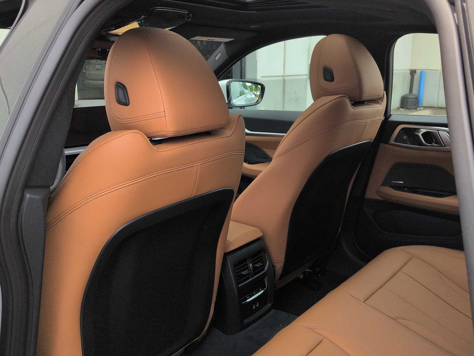 Thumbnail: 2026 BMW i4 - 19