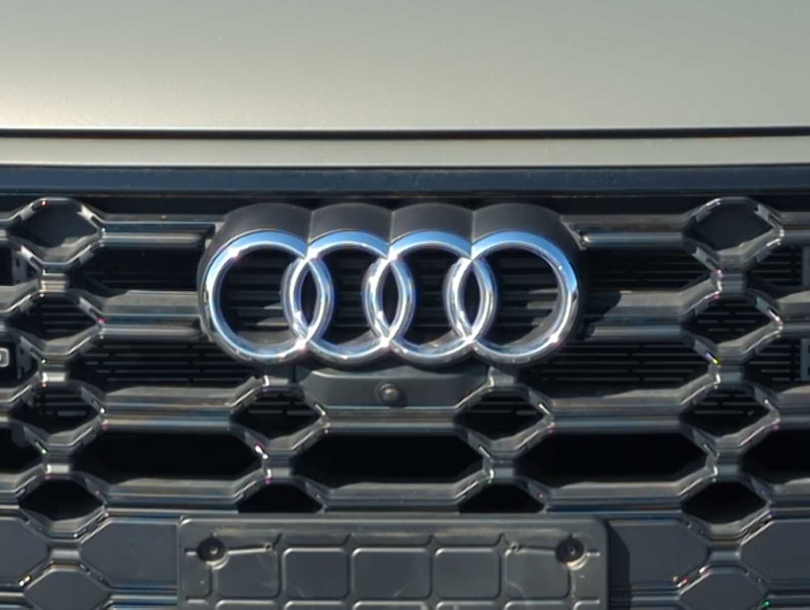 Thumbnail: 2023 Audi Q5 - 11