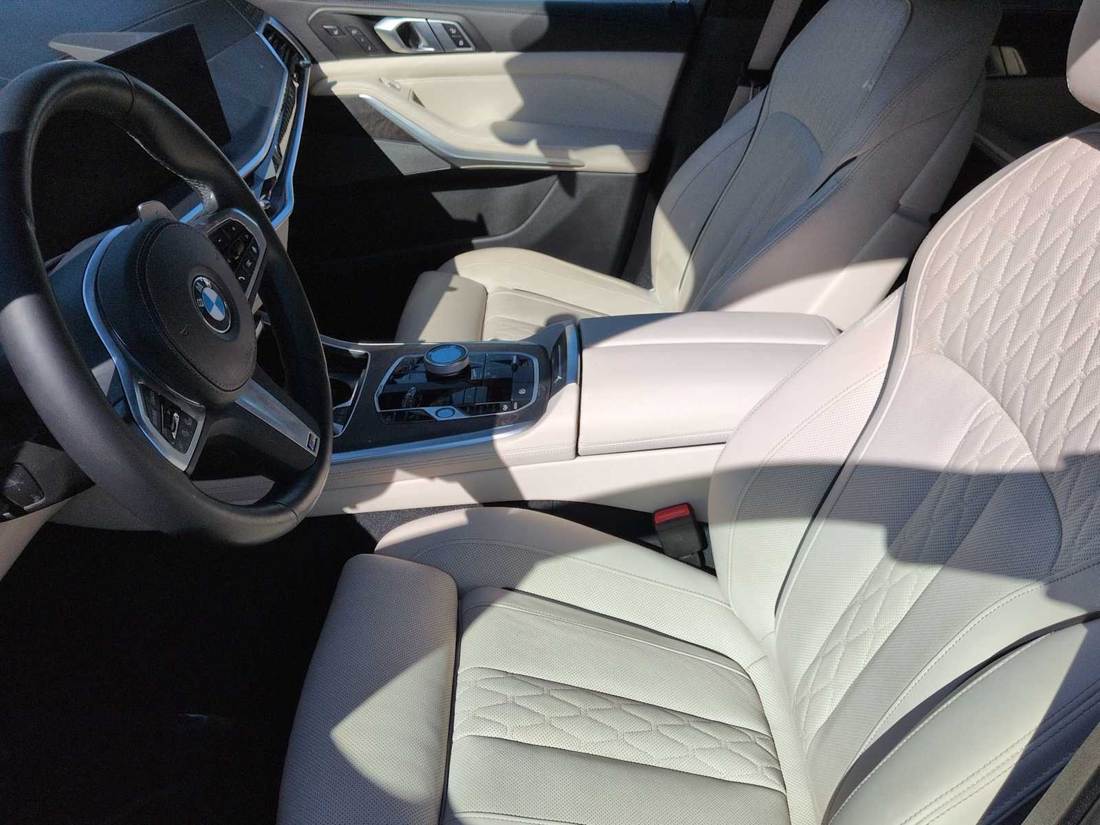 Thumbnail: 2023 BMW X7 - 10