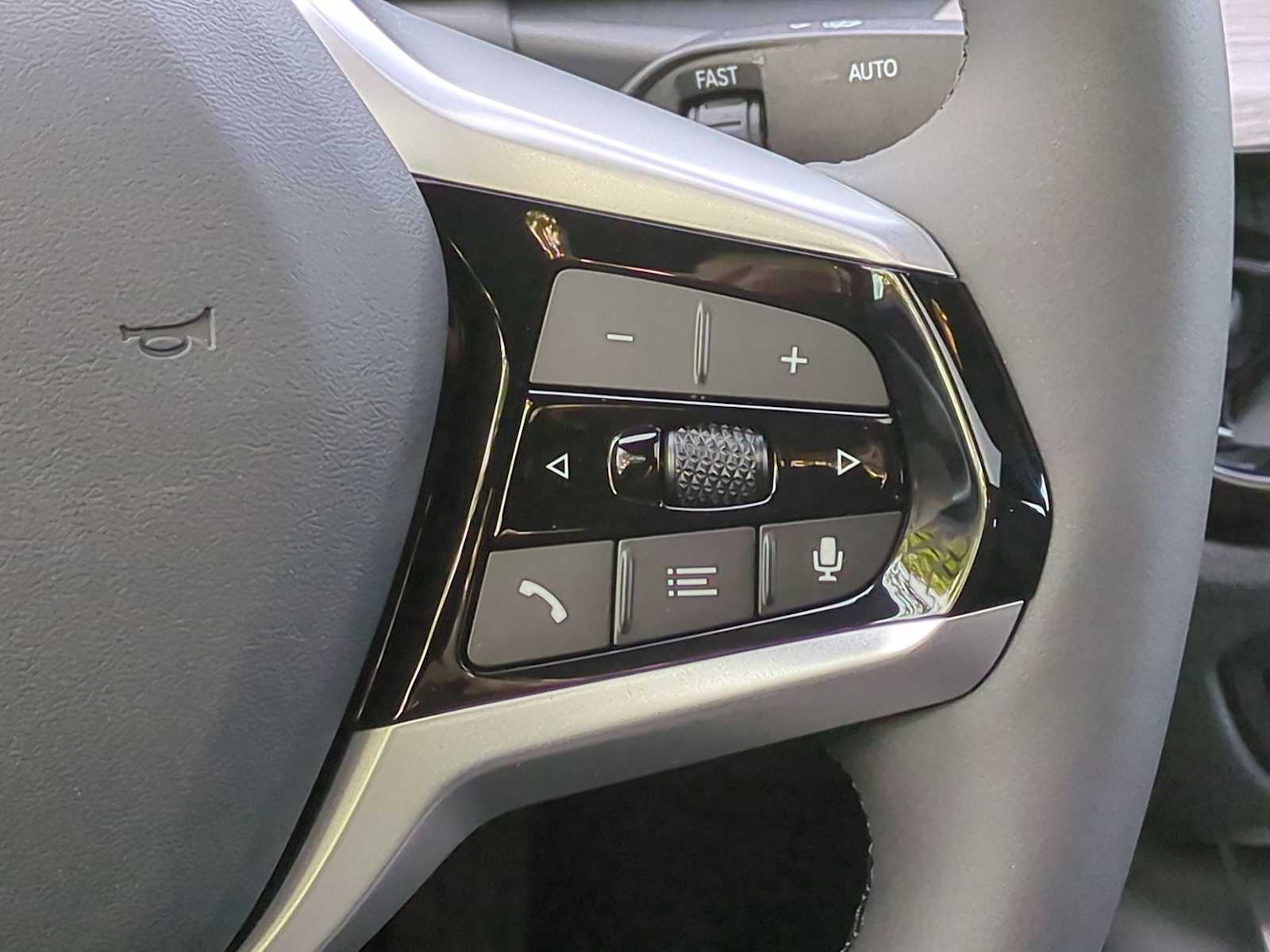 Thumbnail: 2025 BMW i4 - 27