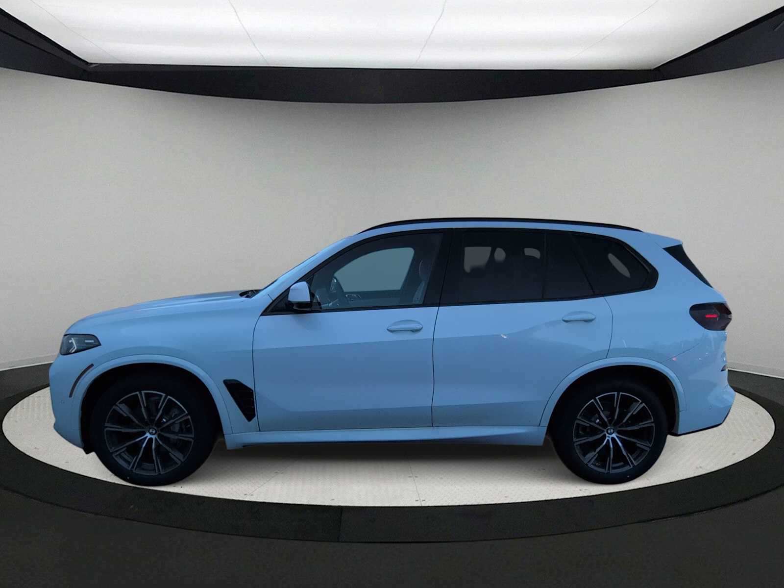 Thumbnail: 2026 BMW X5 - 5