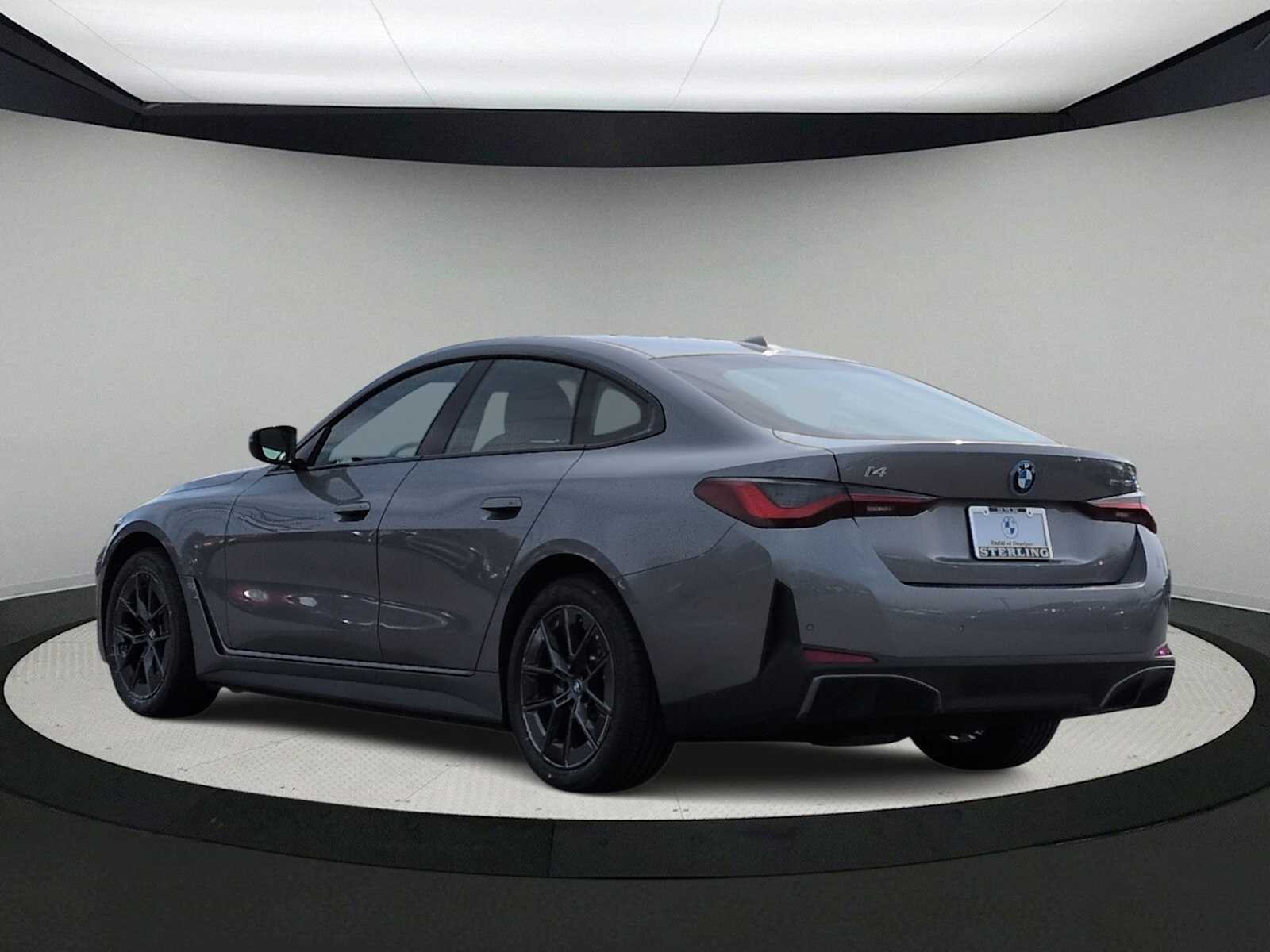 Thumbnail: 2023 BMW i4 - 6