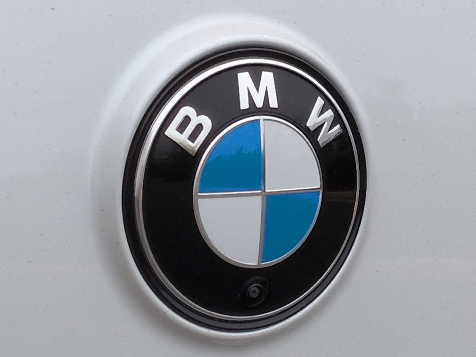 Thumbnail: 2026 BMW iX - 12