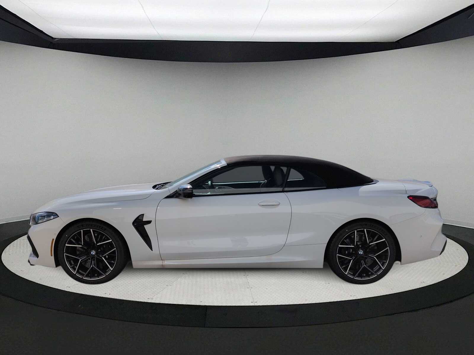 Thumbnail: 2025 BMW M8 - 5