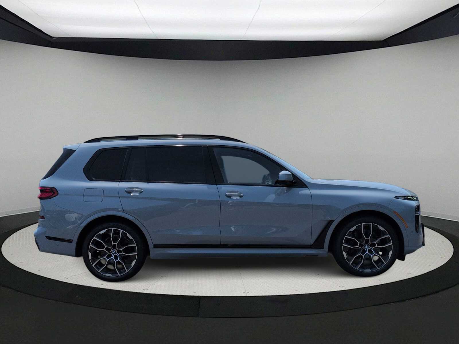 Thumbnail: 2027 BMW X7 - 9