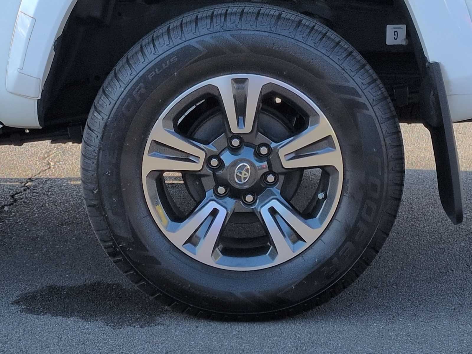 Thumbnail: 2019 Toyota Tacoma - 14