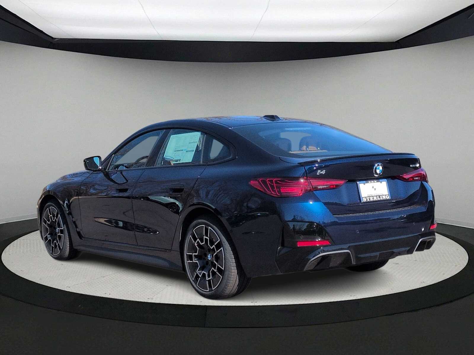 Thumbnail: 2026 BMW i4 - 6