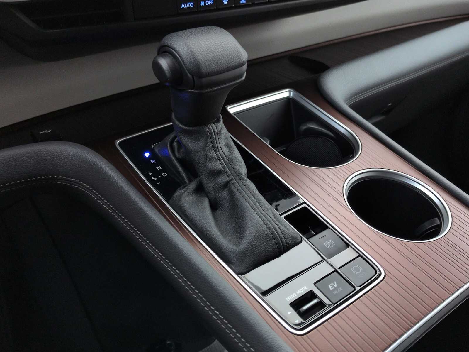 Thumbnail: 2024 Toyota Sienna - 30