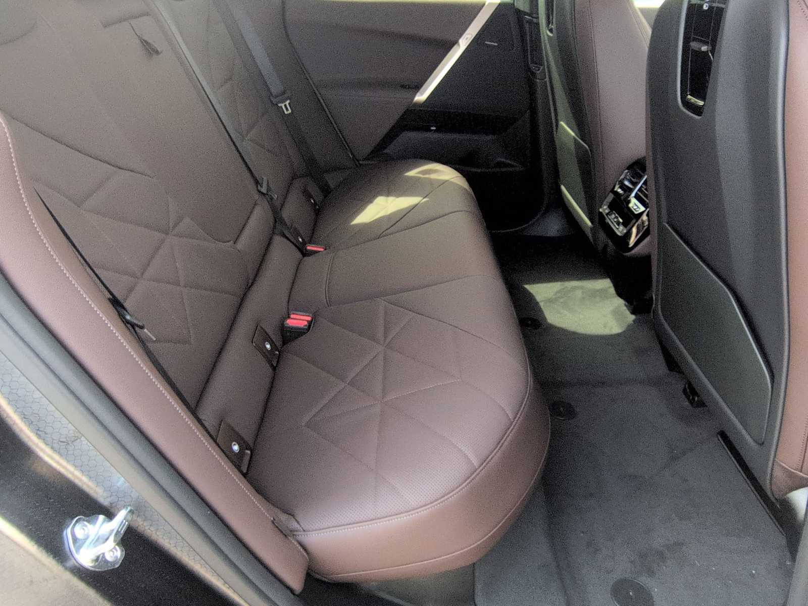 Thumbnail: 2026 BMW iX - 21