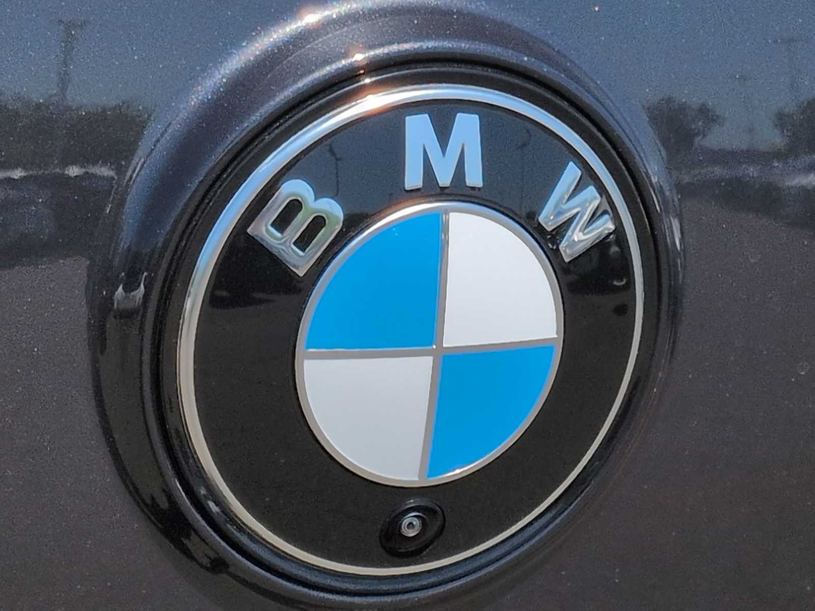 Thumbnail: 2026 BMW iX - 12