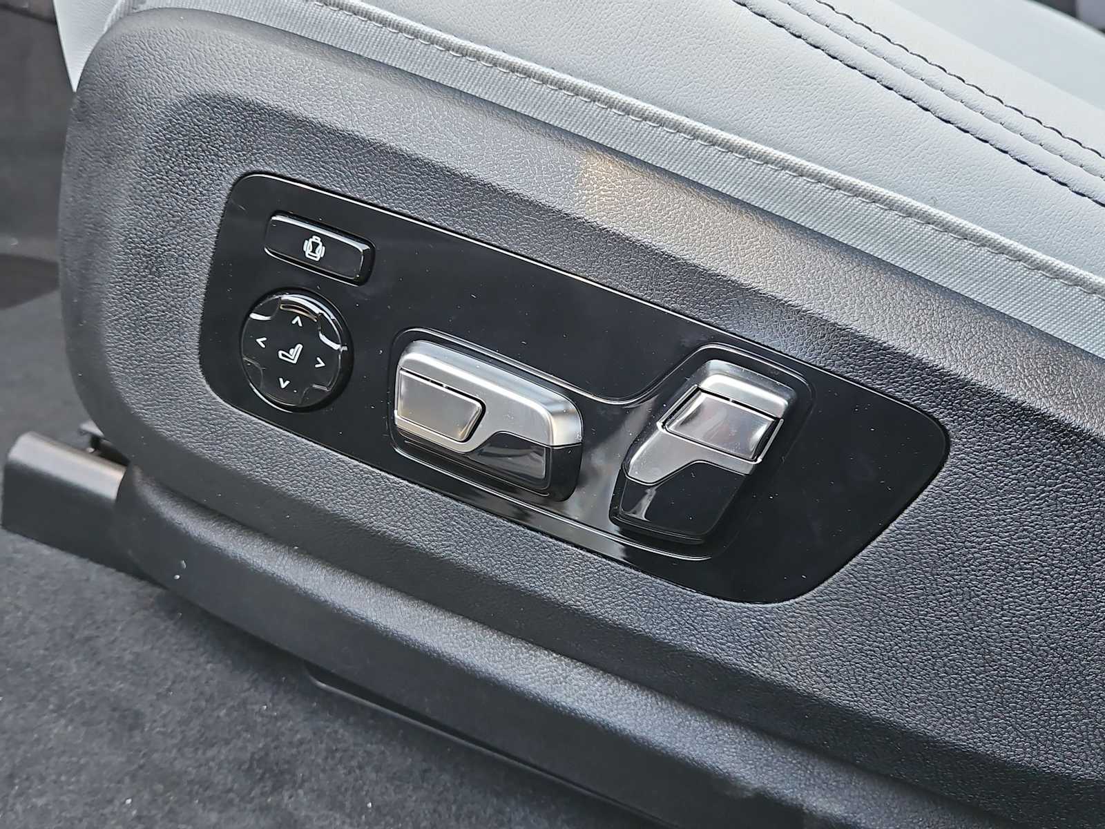 Thumbnail: 2026 BMW X7 - 17