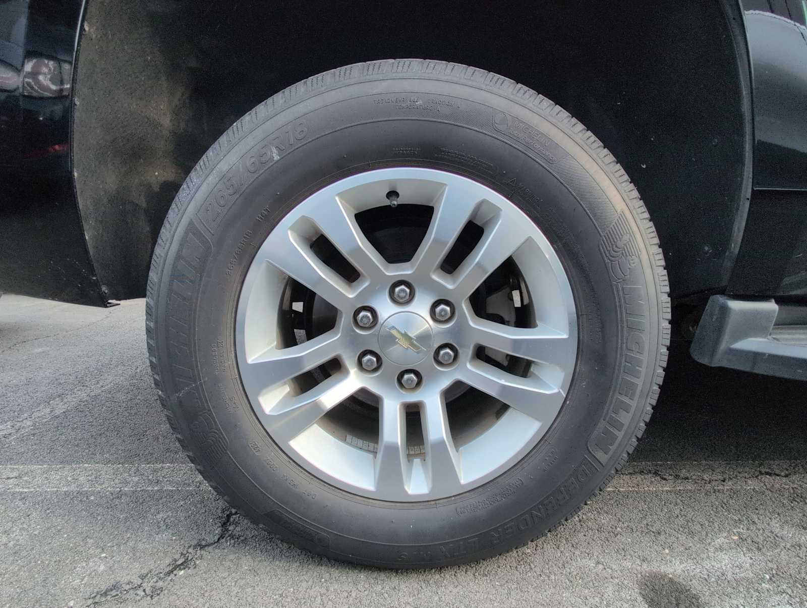 Thumbnail: 2019 Chevrolet Tahoe - 14