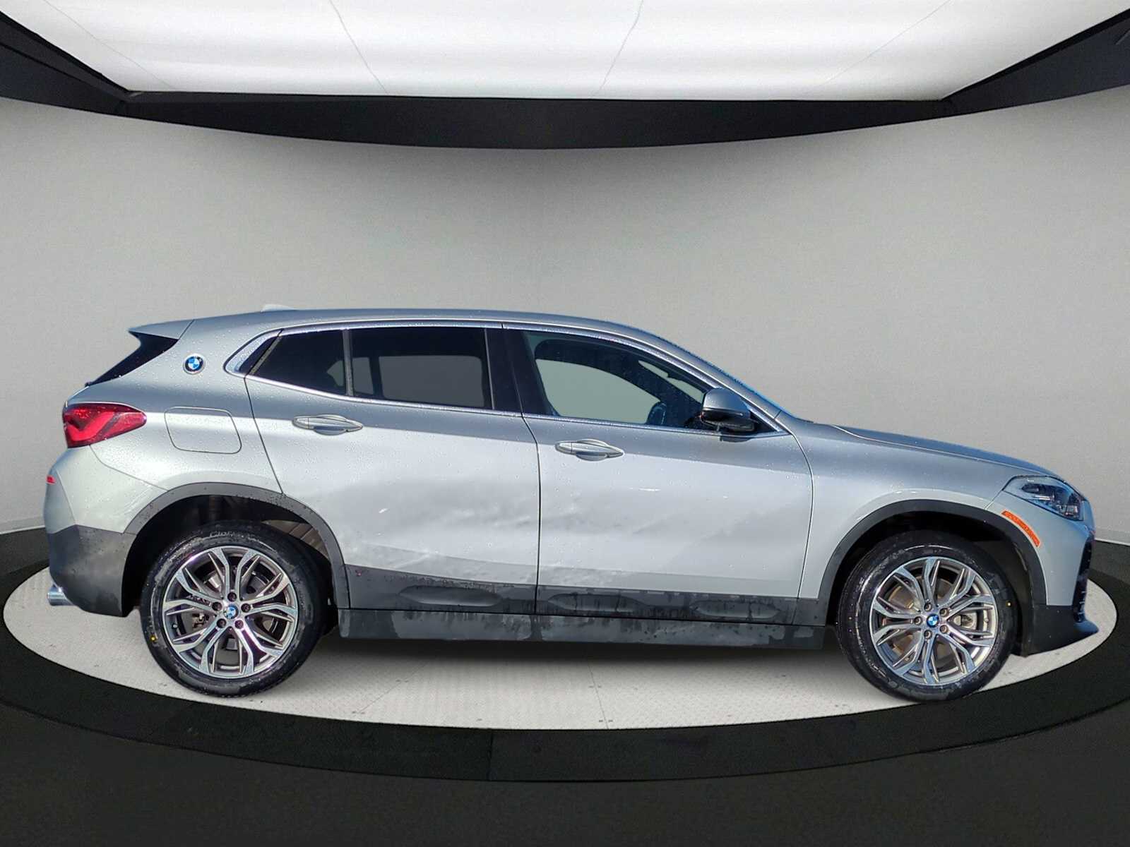Thumbnail: 2022 BMW X2 - 9