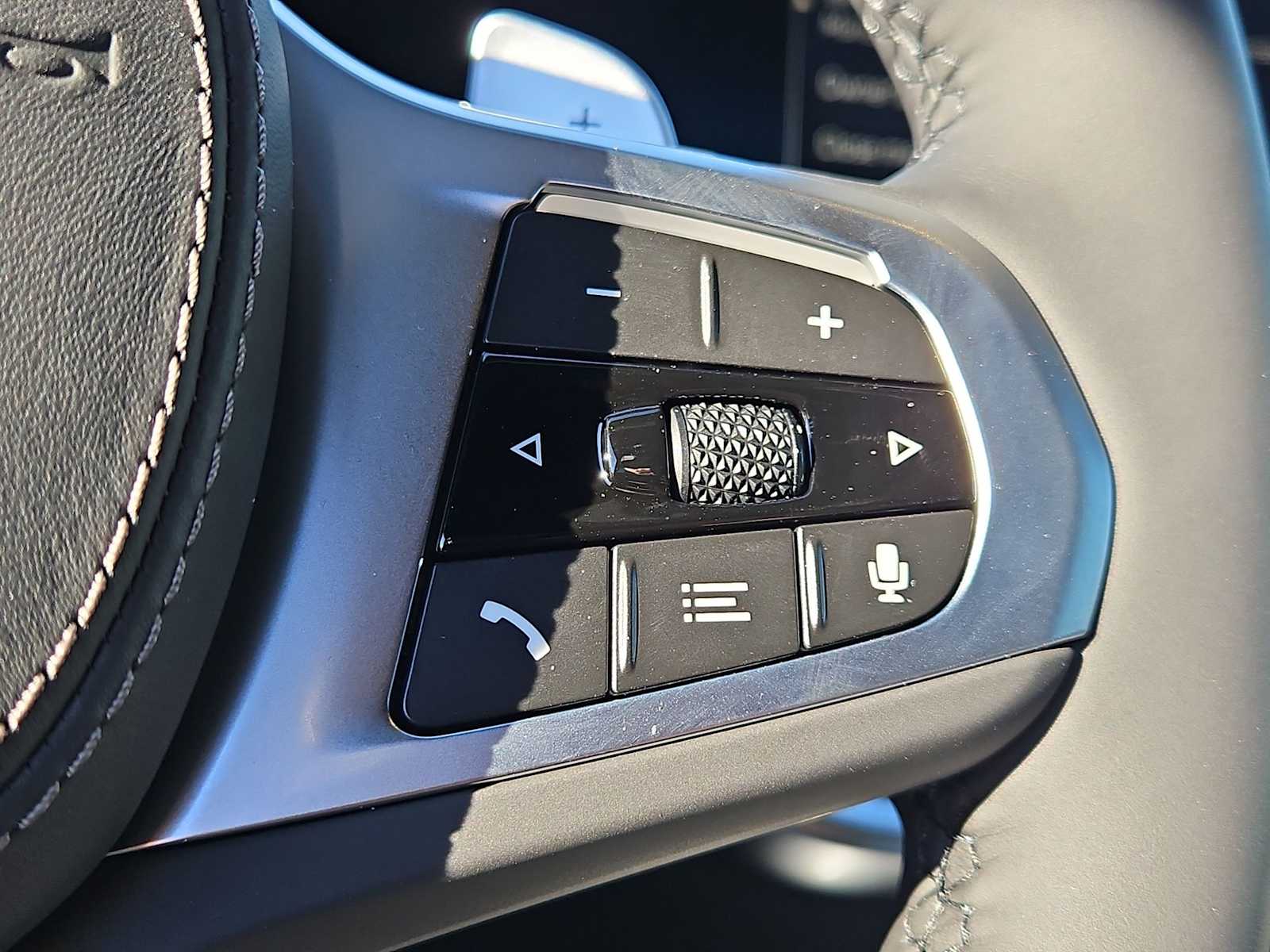 Thumbnail: 2026 BMW X7 - 23