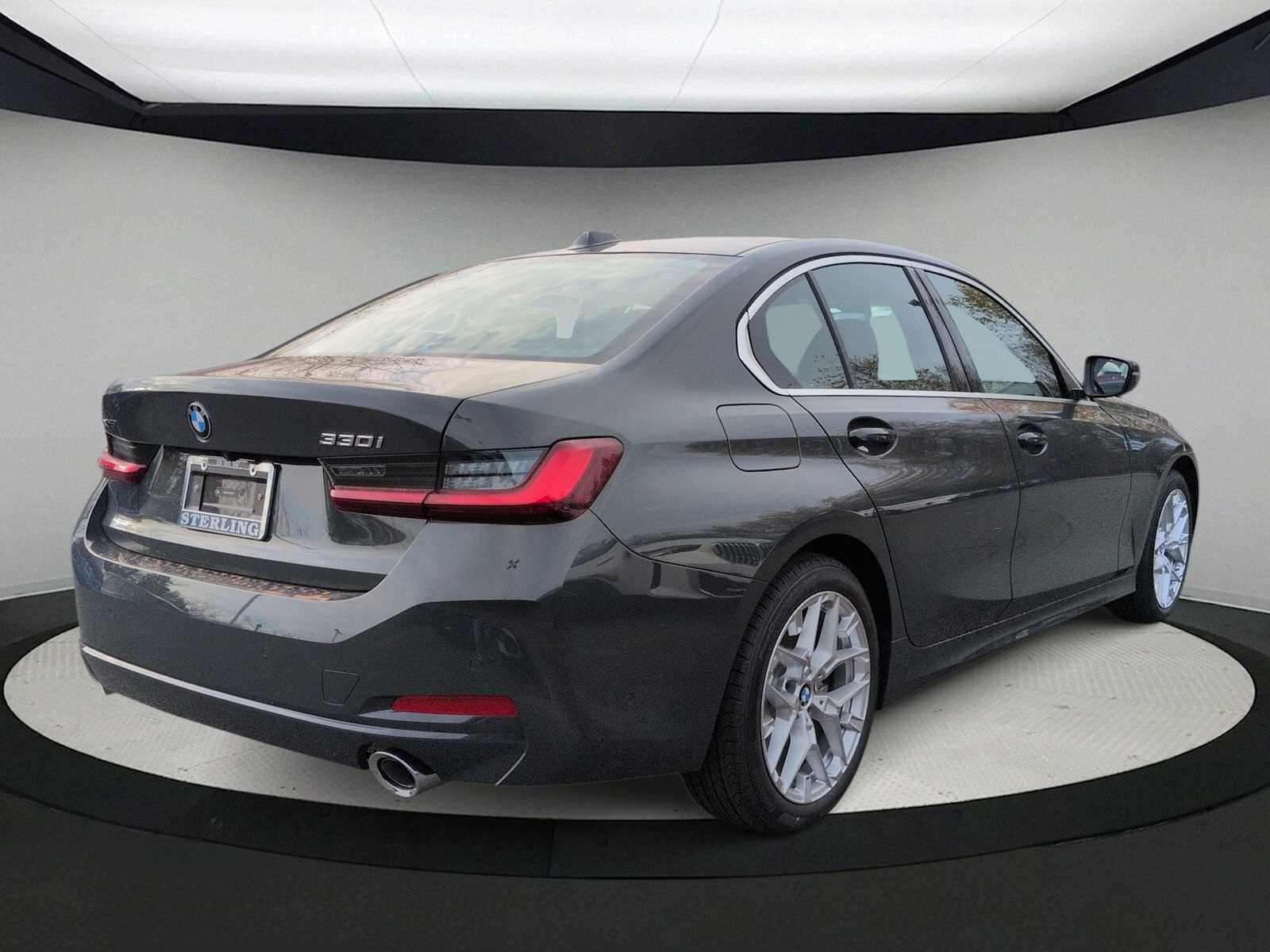 Thumbnail: 2026 BMW 3 Series - 8