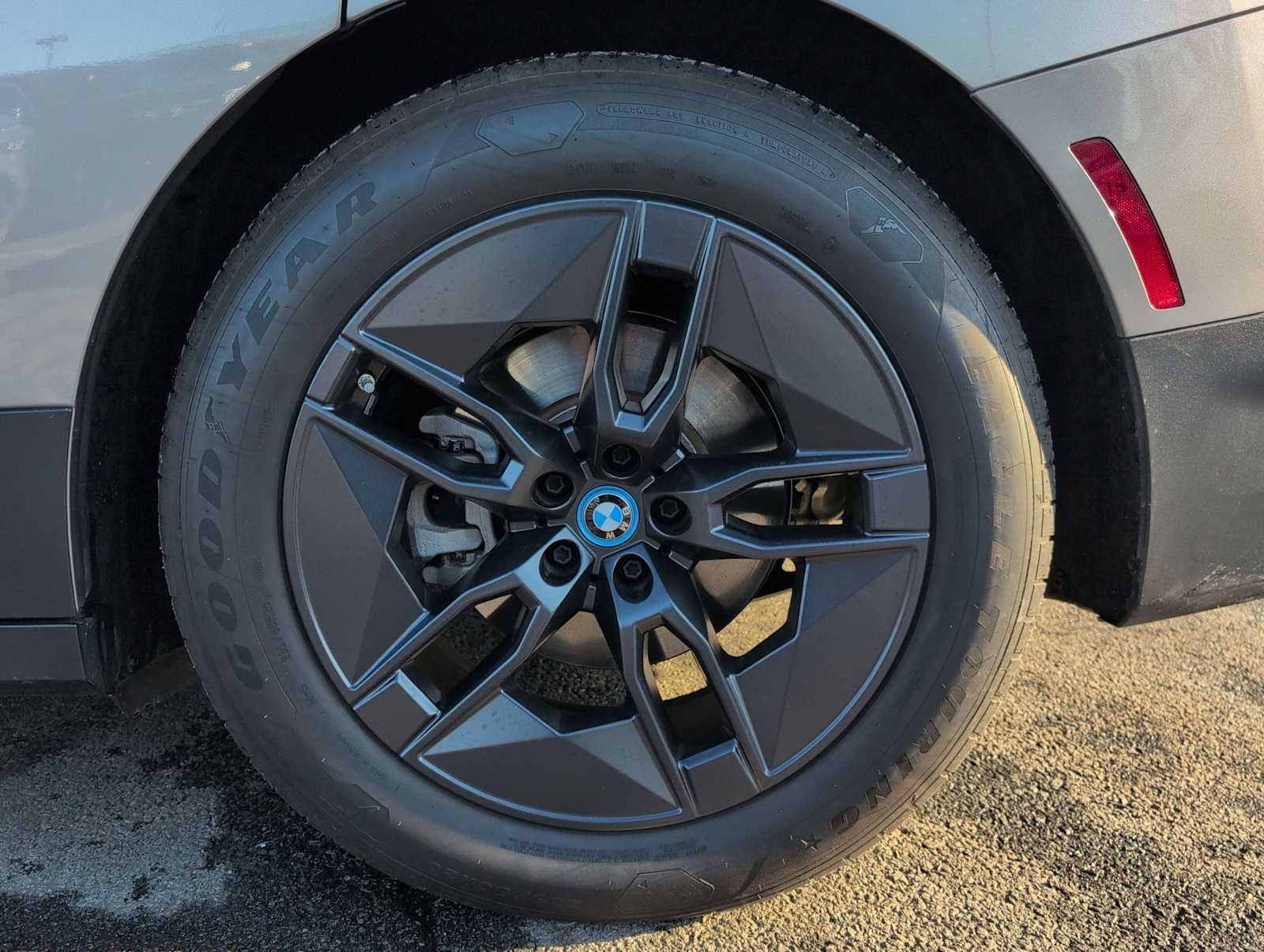 Thumbnail: 2023 BMW iX - 14