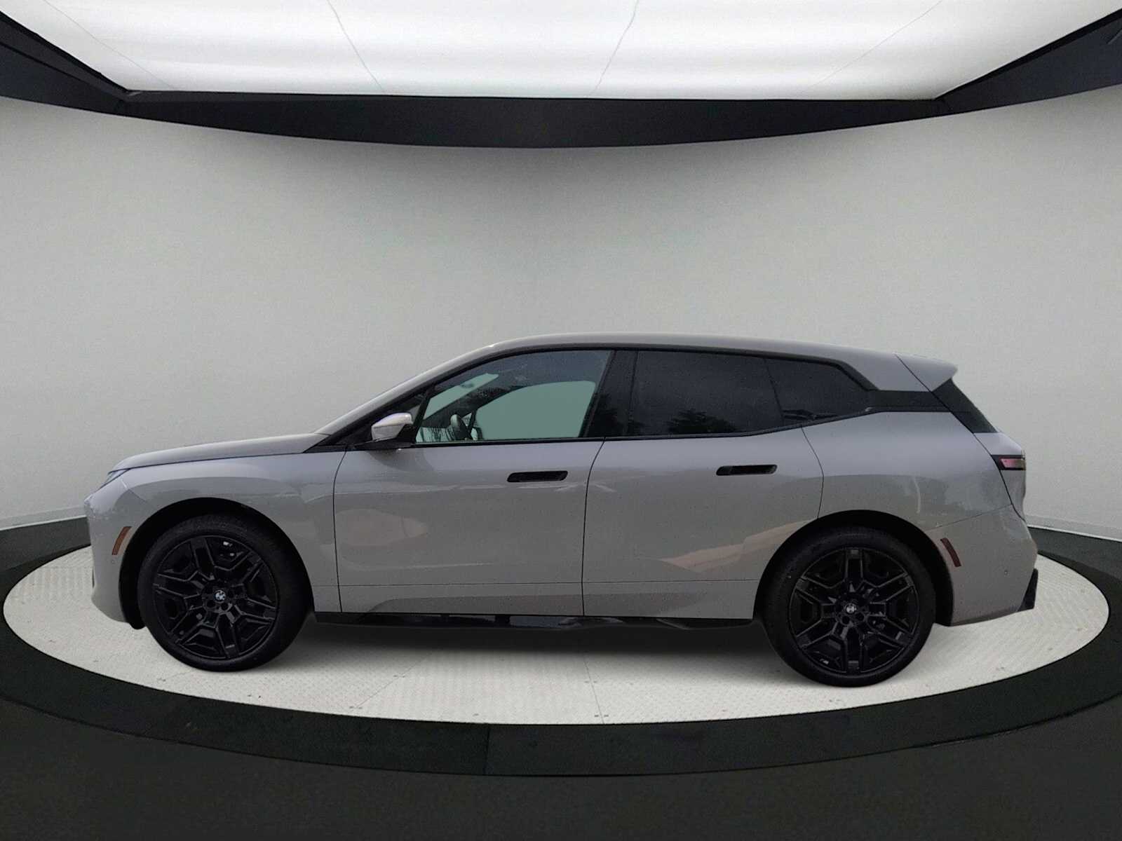 Thumbnail: 2026 BMW iX - 5