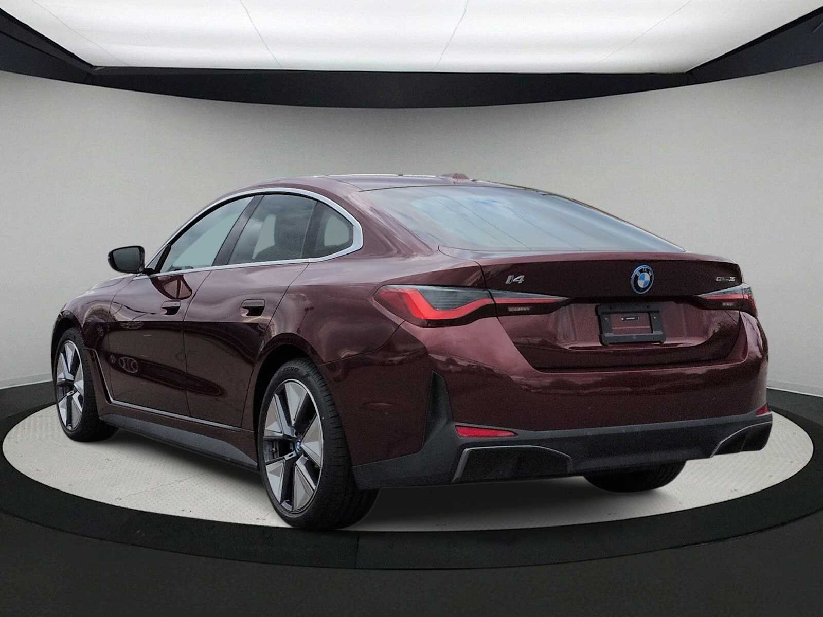 Thumbnail: 2023 BMW i4 - 6