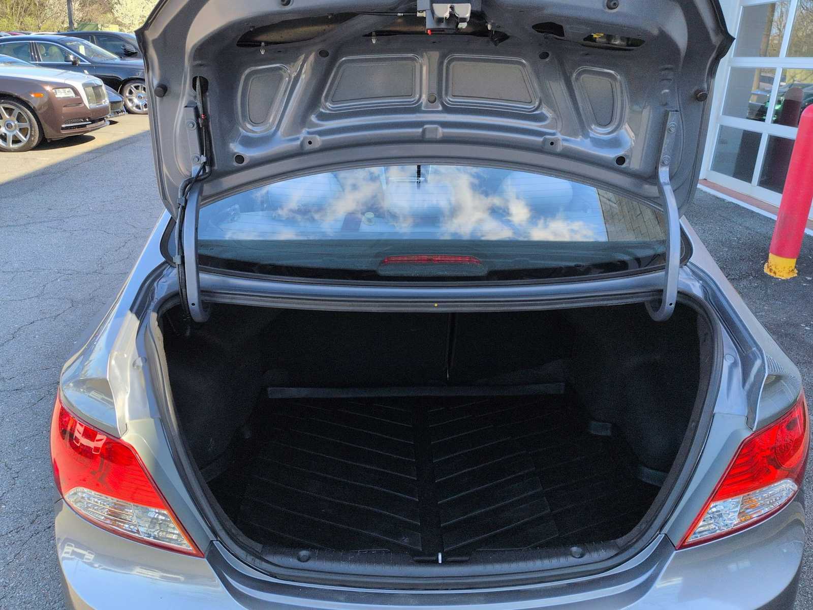 Thumbnail: 2014 Hyundai Accent - 31