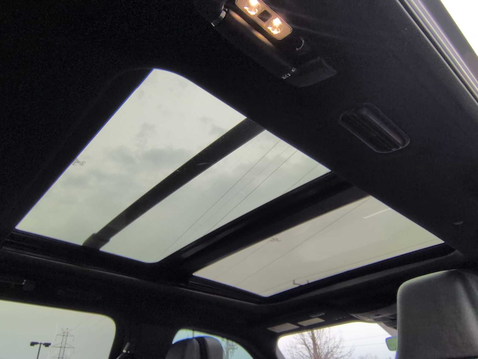 Thumbnail: 2020 Lincoln Navigator L - 22