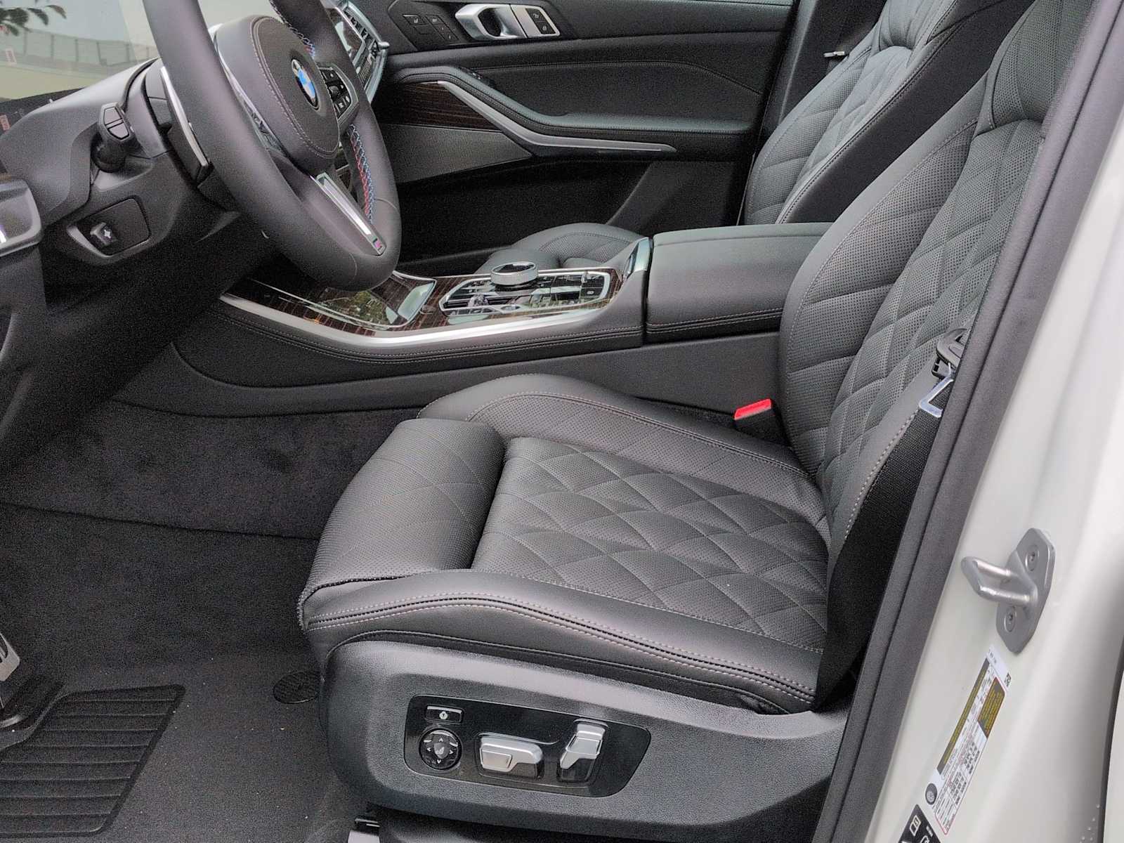 Thumbnail: 2026 BMW X5 - 17