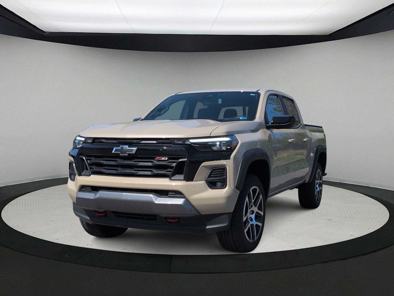 Thumbnail: 2023 Chevrolet Colorado - 4