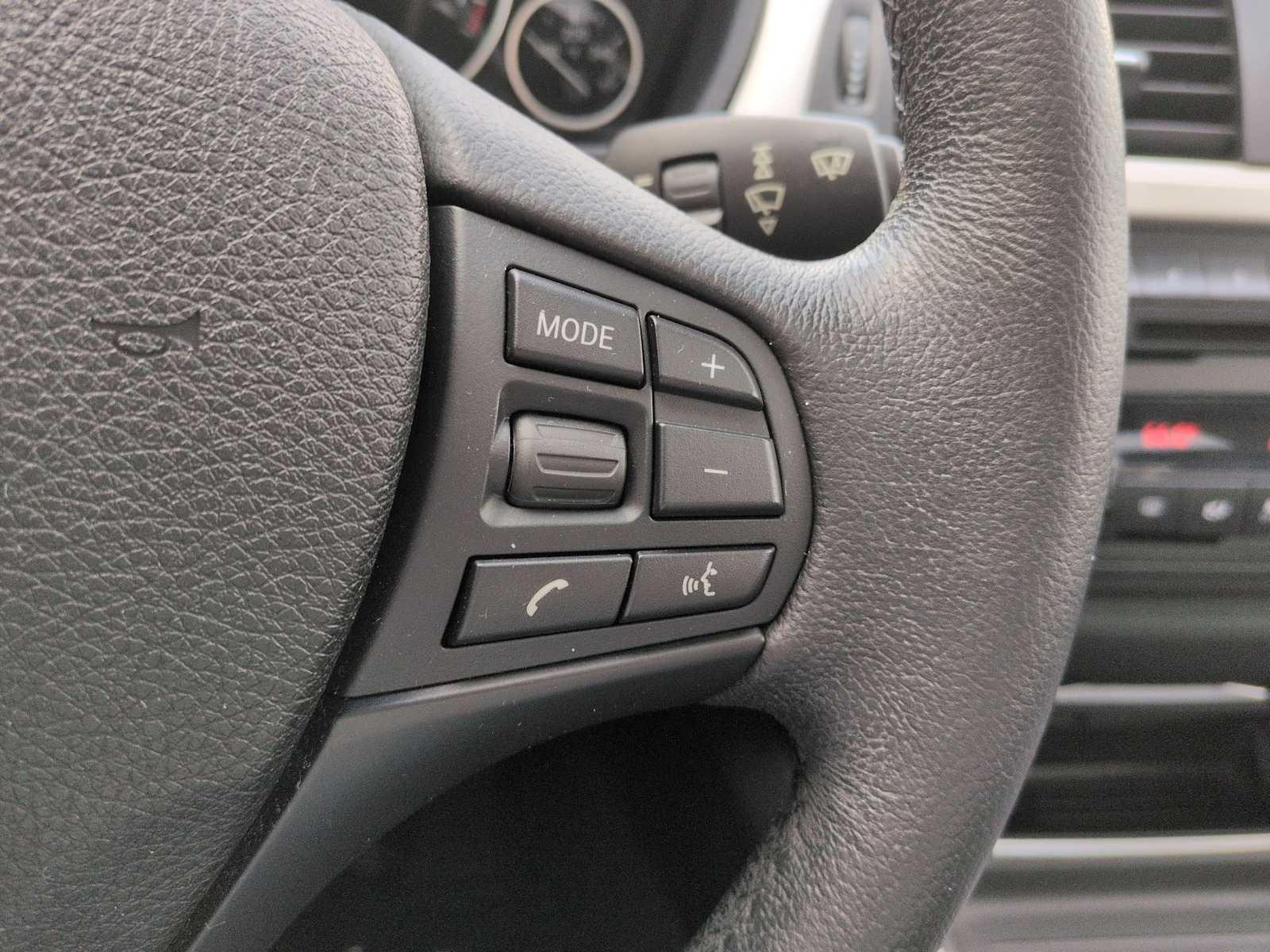 Thumbnail: 2013 BMW 3 Series - 27