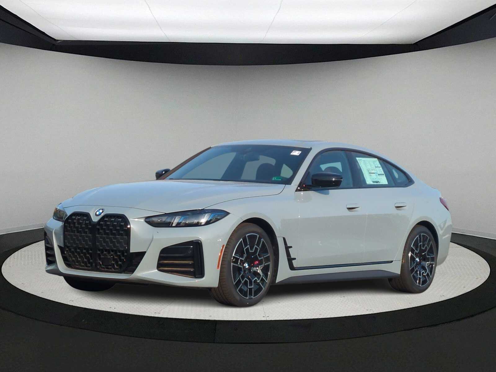 Thumbnail: 2025 BMW 4 Series - 4