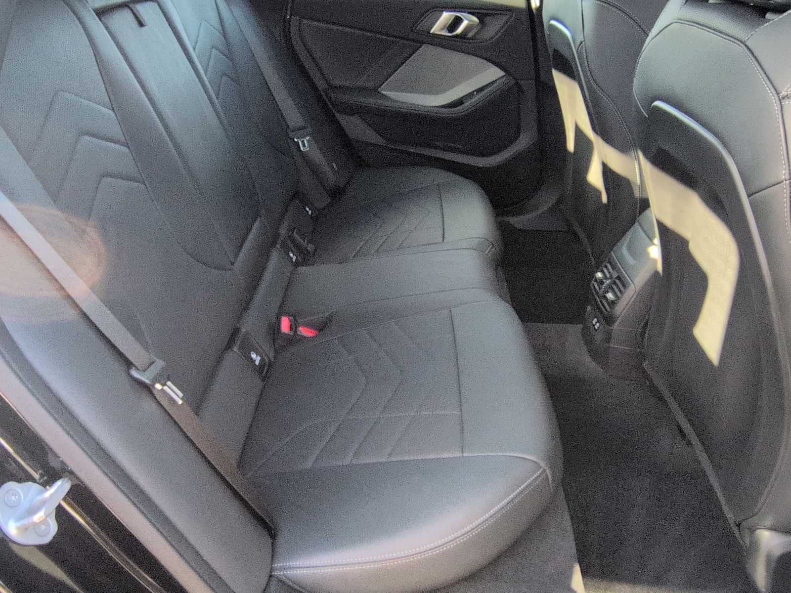 Thumbnail: 2025 BMW 2 Series - 21