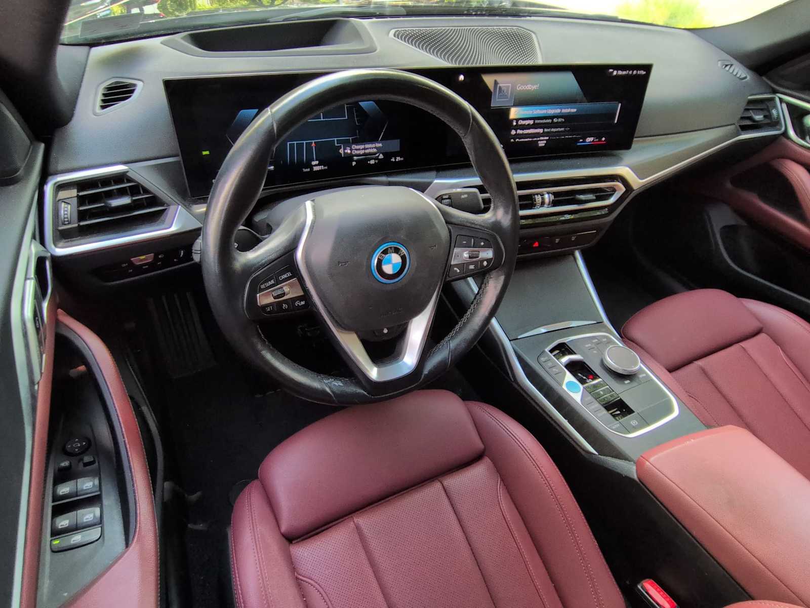 Thumbnail: 2023 BMW i4 - 10