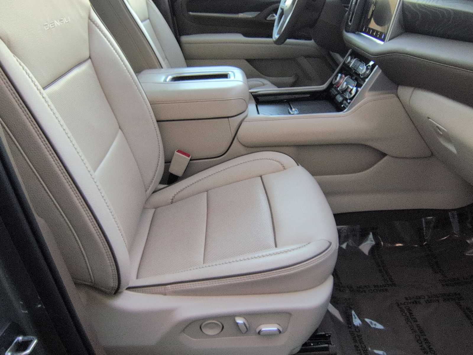 Thumbnail: 2022 GMC Yukon - 23