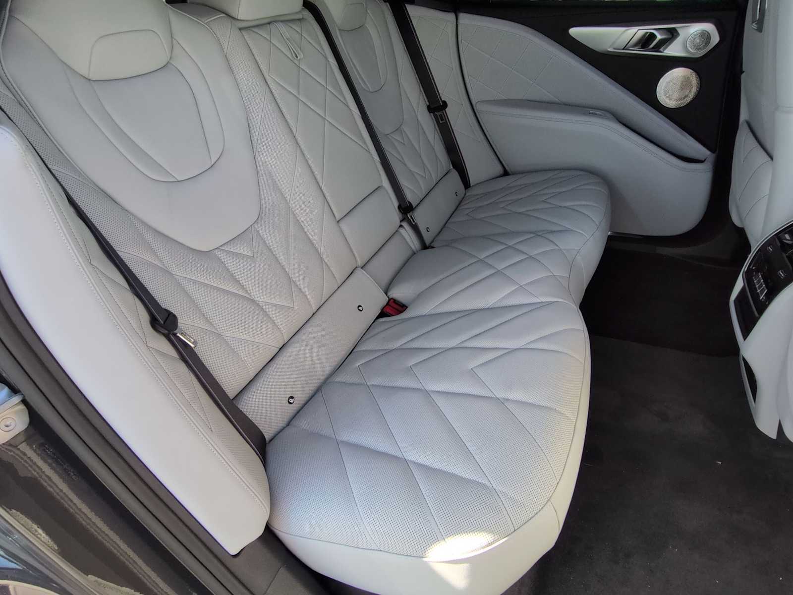 Thumbnail: 2026 BMW XM - 21