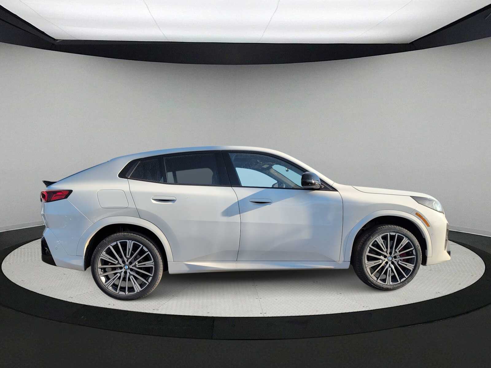 Thumbnail: 2026 BMW X2 - 9