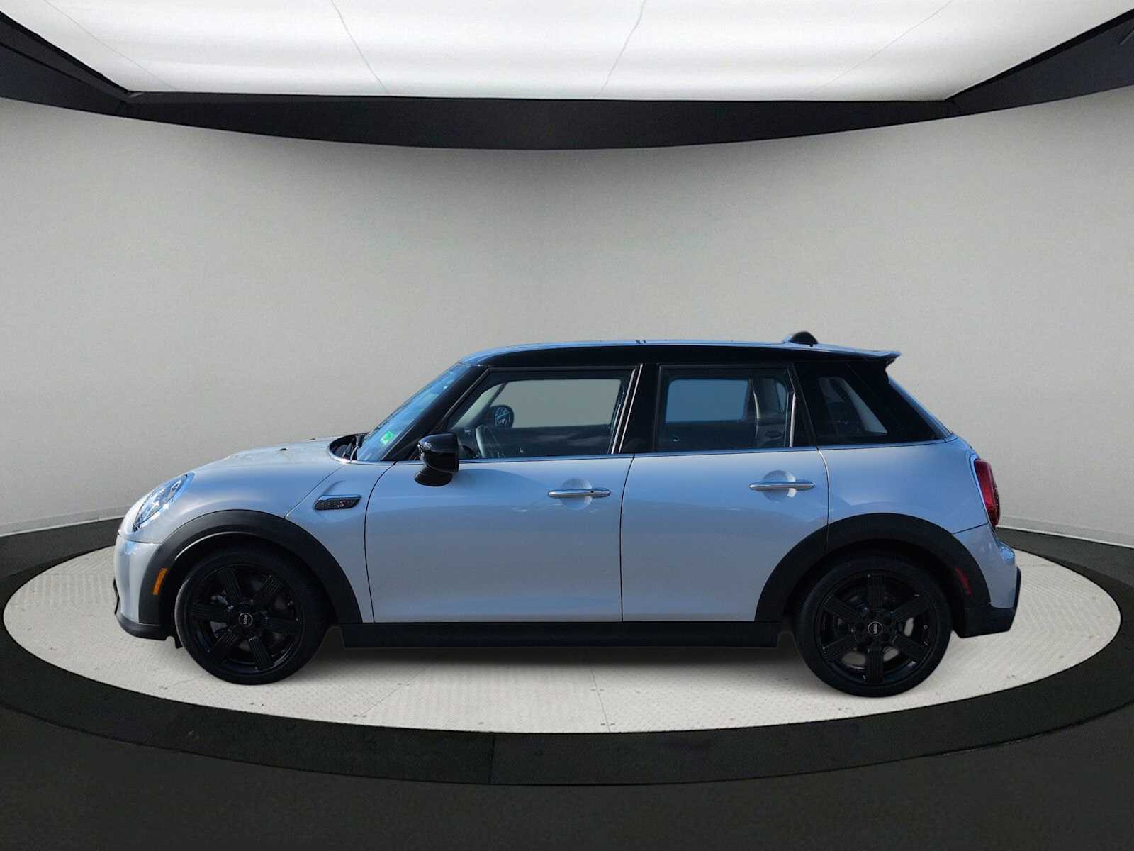 Thumbnail: 2023 MINI Cooper Hardtop - 5