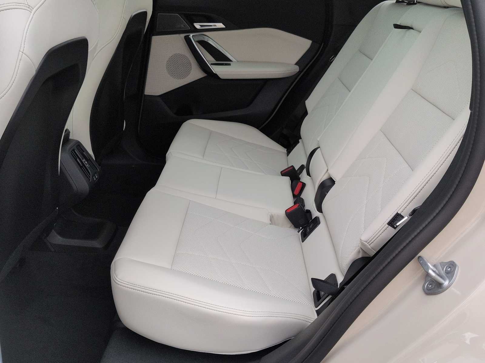 Thumbnail: 2026 BMW X1 - 21