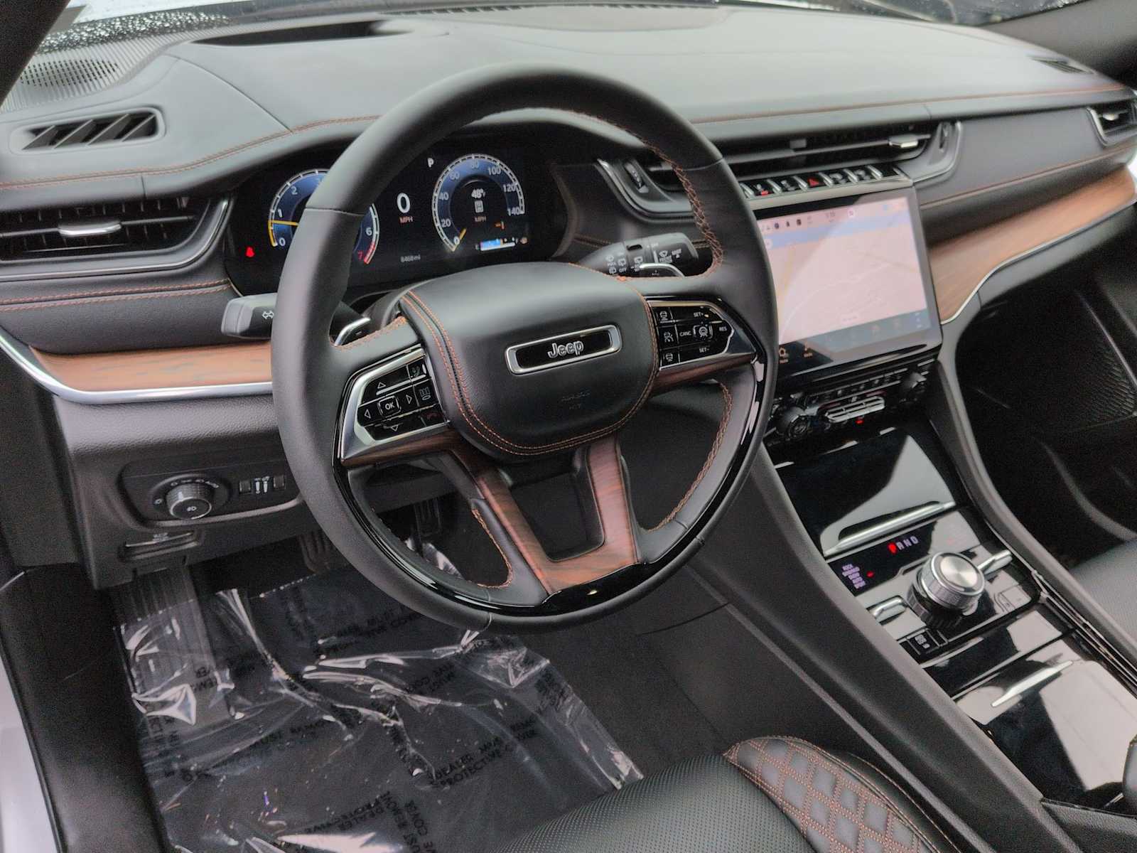 Thumbnail: 2024 Jeep Grand Cherokee - 10