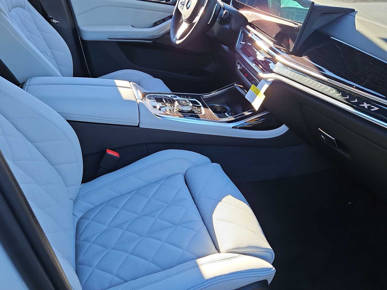 Thumbnail: 2026 BMW X7 - 20