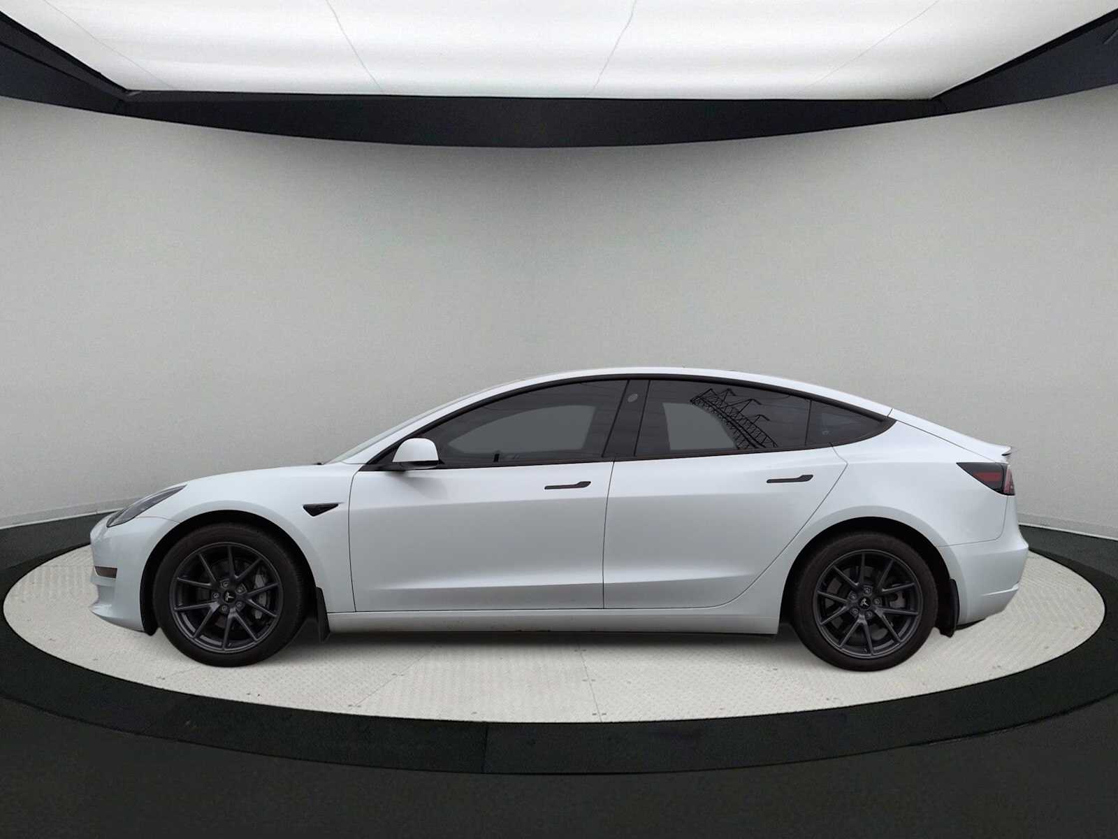 Thumbnail: 2023 Tesla Model 3 - 5