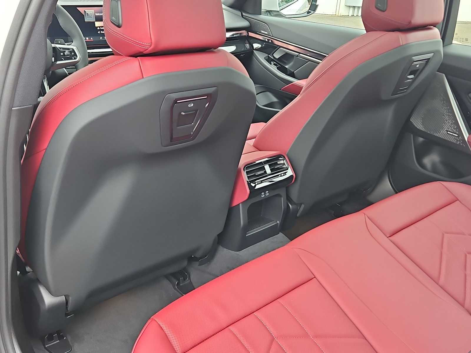 Thumbnail: 2026 BMW 5 Series - 18