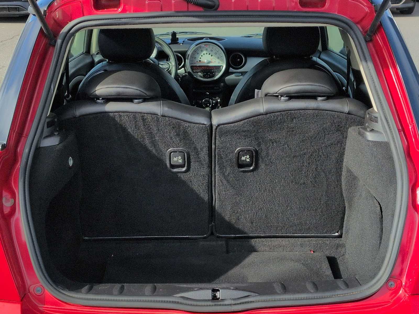 Thumbnail: 2011 MINI Cooper - 32