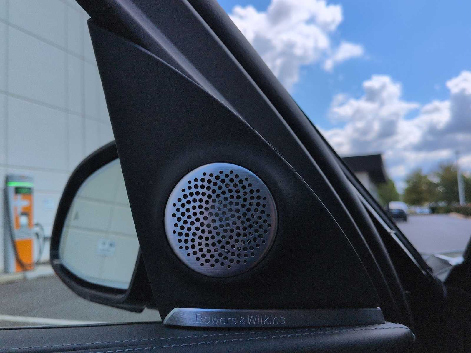 Thumbnail: 2026 BMW XM - 31