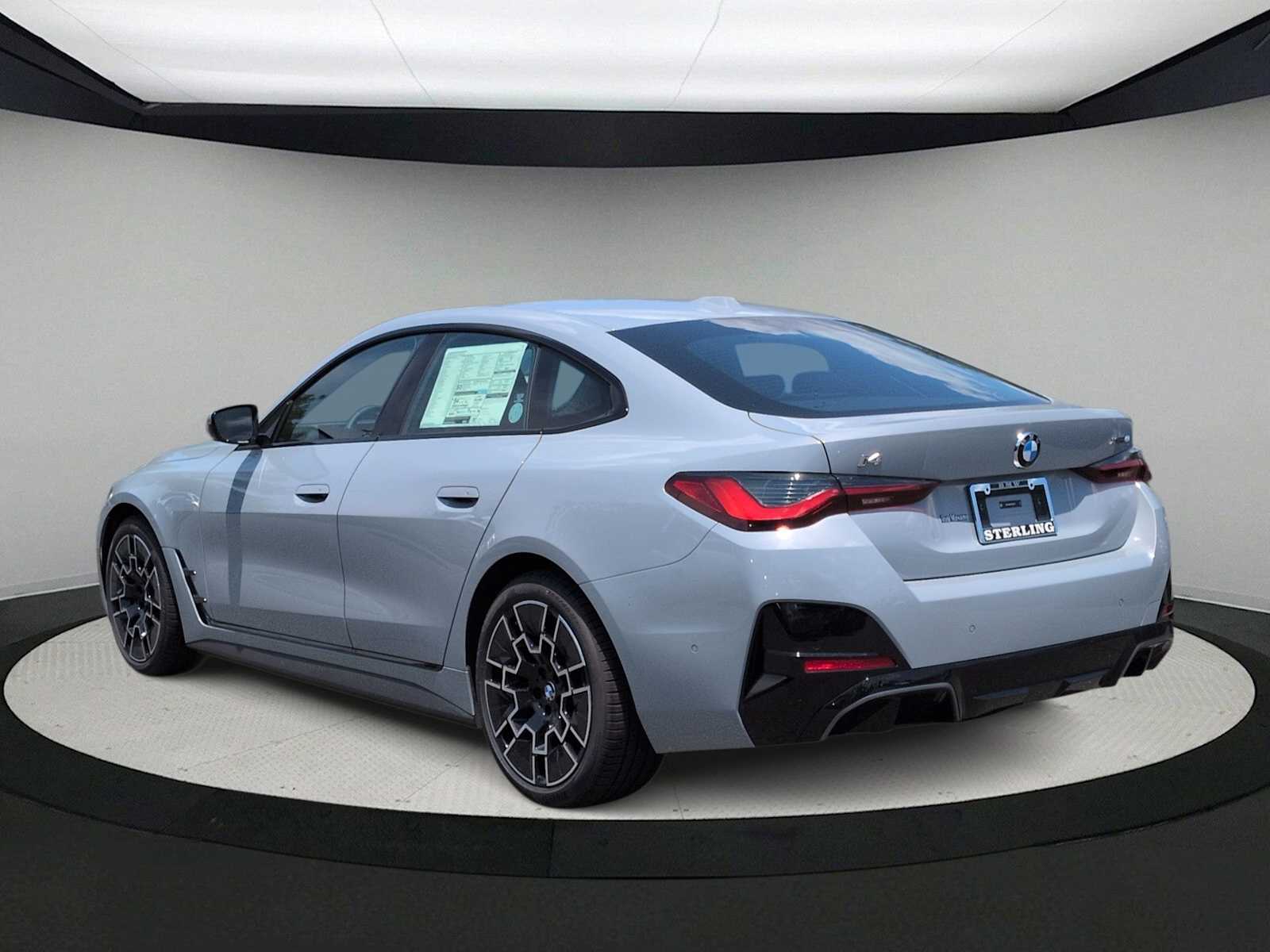 Thumbnail: 2026 BMW i4 - 6