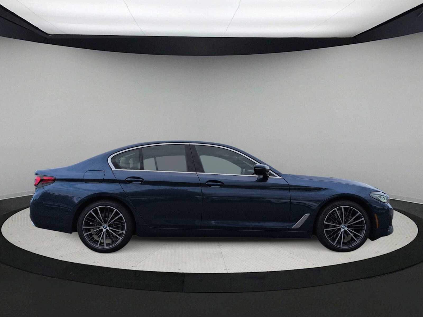 Thumbnail: 2023 BMW 5 Series - 8