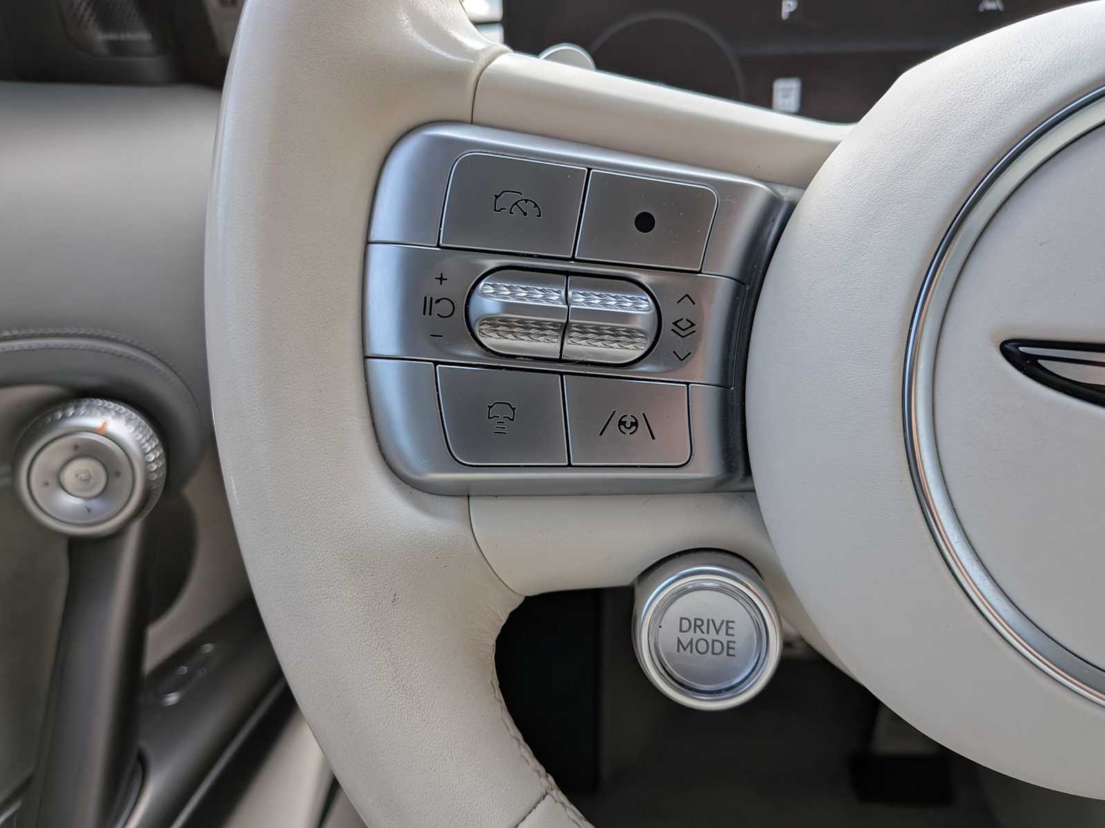 Thumbnail: 2023 Genesis GV60 - 26