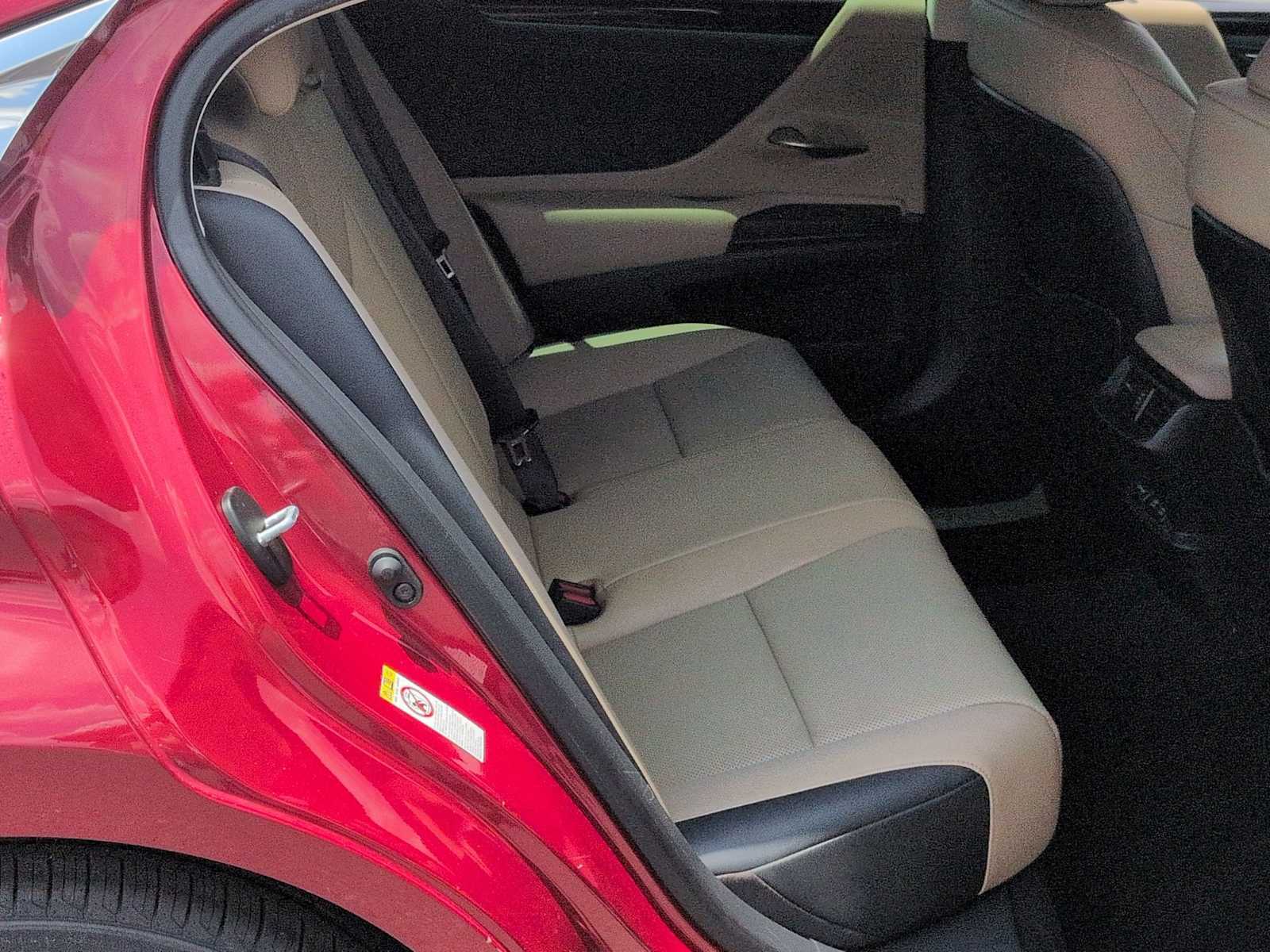 Thumbnail: 2019 Lexus ES - 22