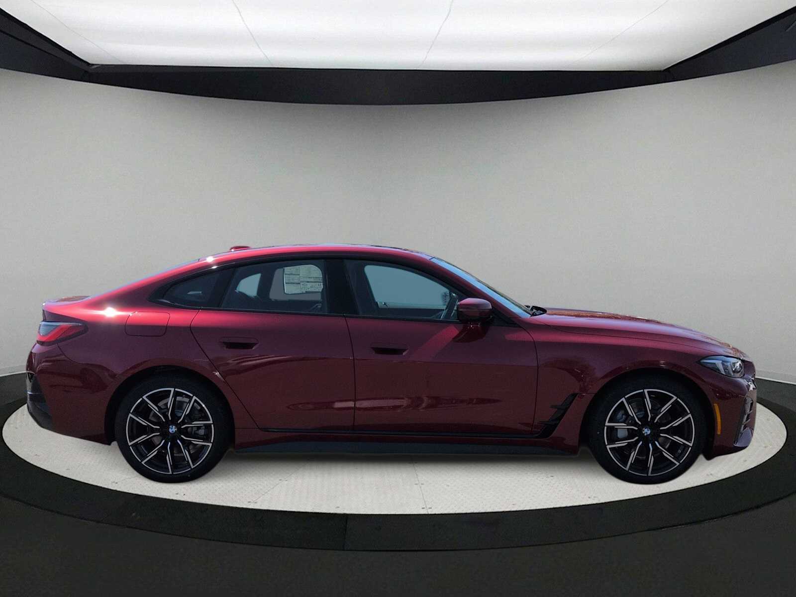 Thumbnail: 2026 BMW i4 - 9
